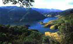 Embalse Bemb�zar.jpg (4114 bytes)